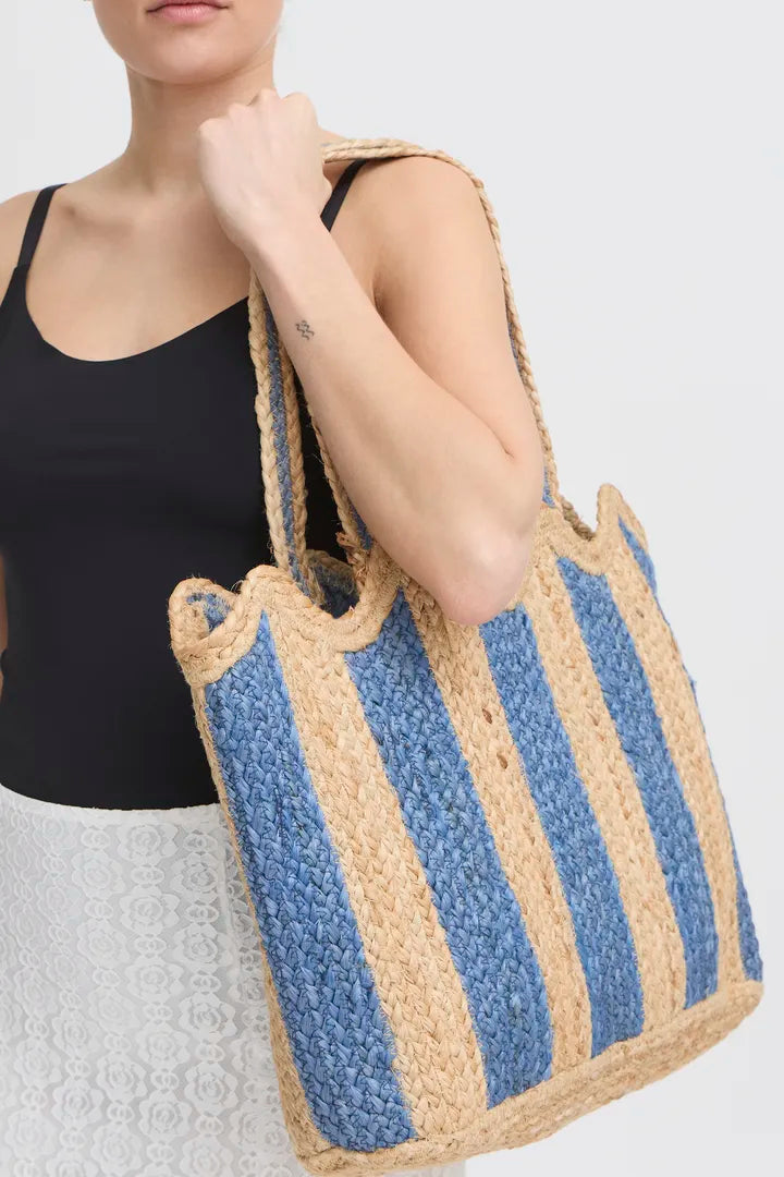 Ichi Belladonna Shoulder Bag in Della Robbia Blue - 20123170