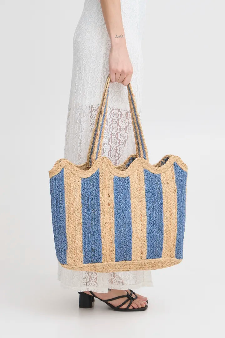 Ichi Belladonna Shoulder Bag in Della Robbia Blue - 20123170