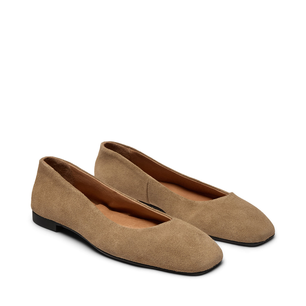 Pavement Denmark Katie Suede Pumps in Mushroom - 24243-3
