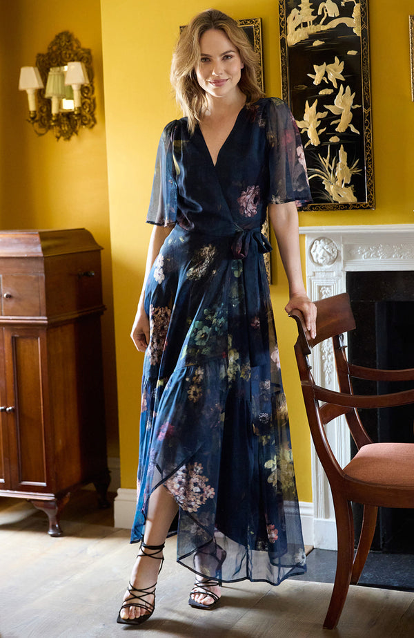 Hope & Ivy- Abby Flutter Sleeve Maxi Dress