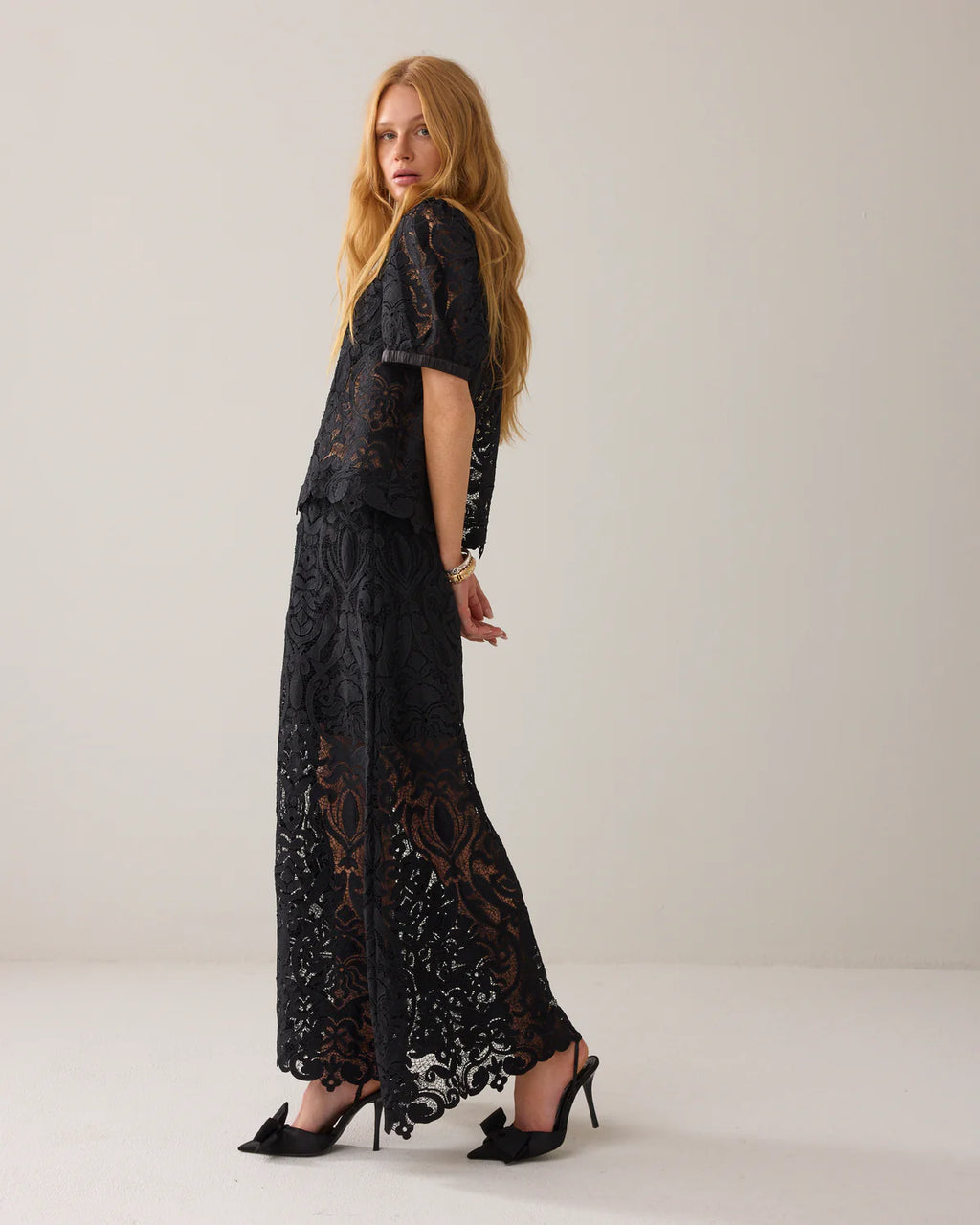 Summum Woman Lace Skirt in Black - 6s1331-12182
