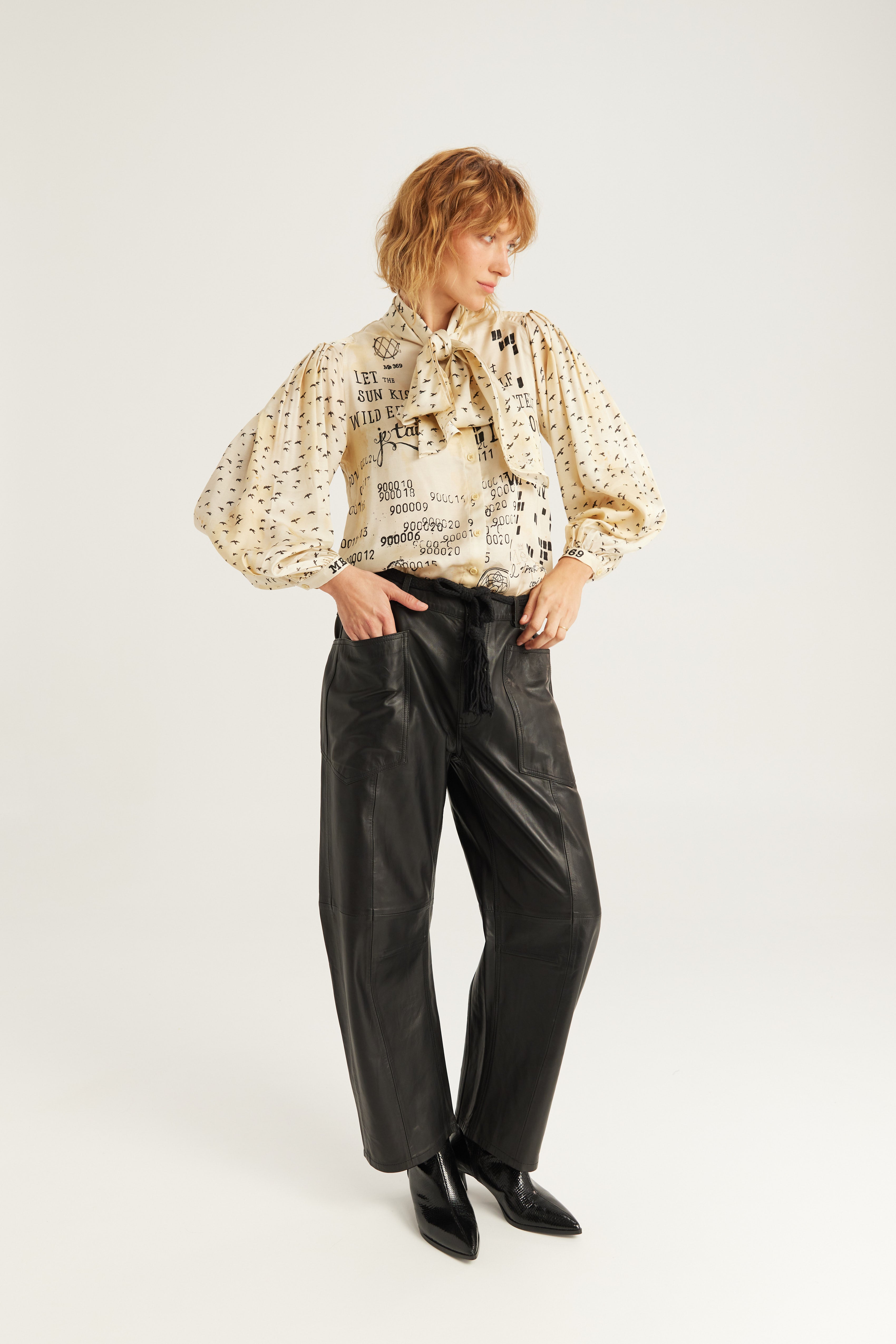 Me369 Nola Printed Tie Shirt in Noir Muse