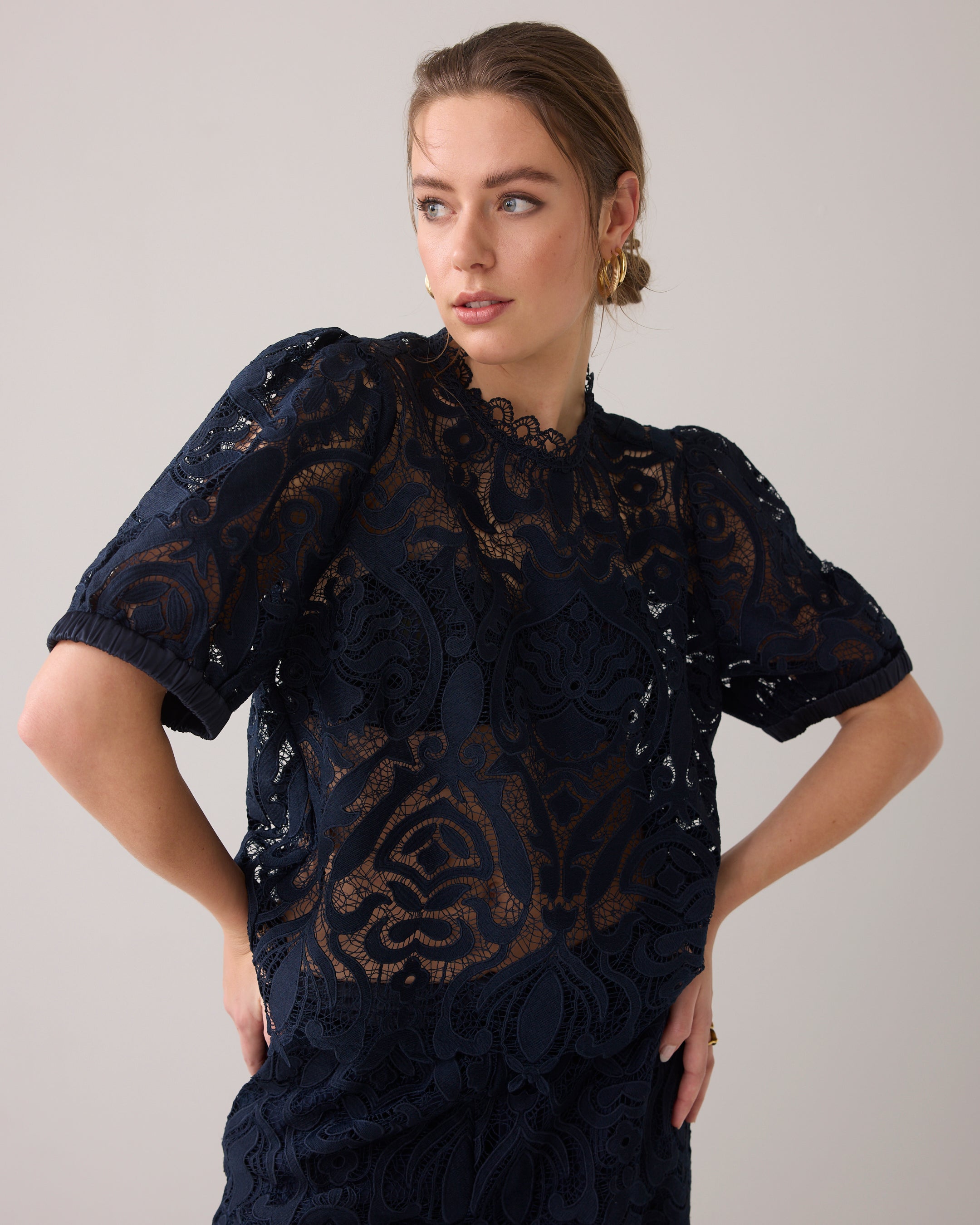 Summum Woman Lace Top in Black - 2s3255-12182