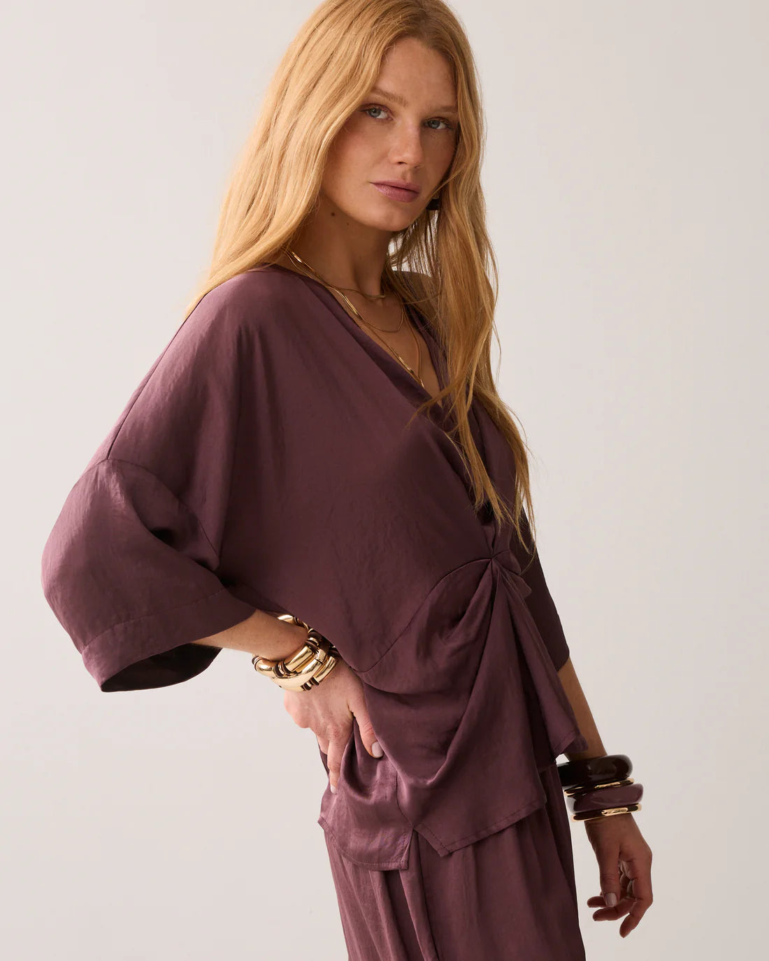 Summum Woman Tailored Top with Star Detail in Deep Fig