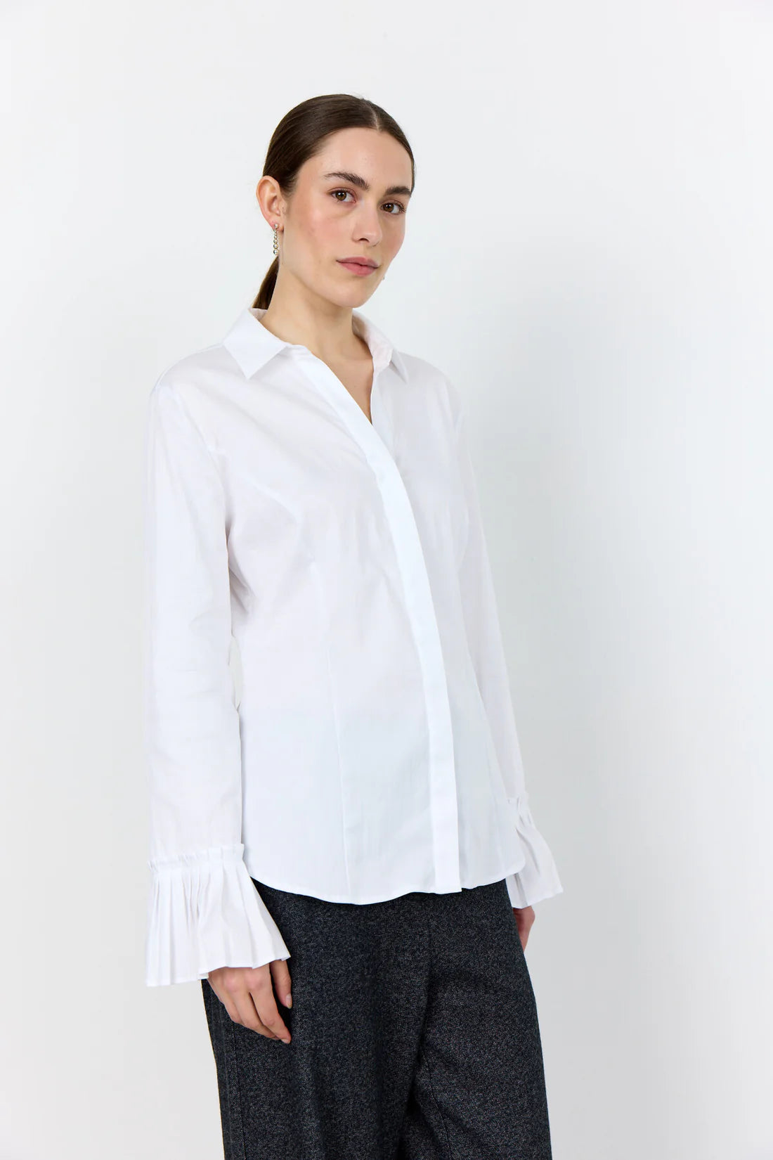 Levete Room Isla Solid Shirt in White - 301505