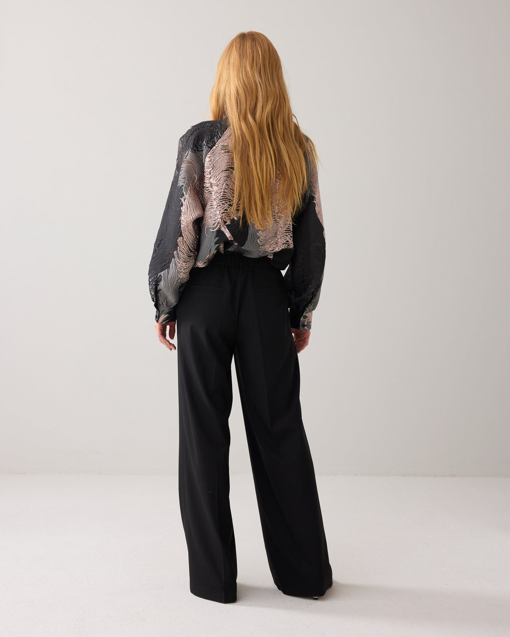 Summum Woman Straight Pinstripe Trousers in Black - 4s2906-12331