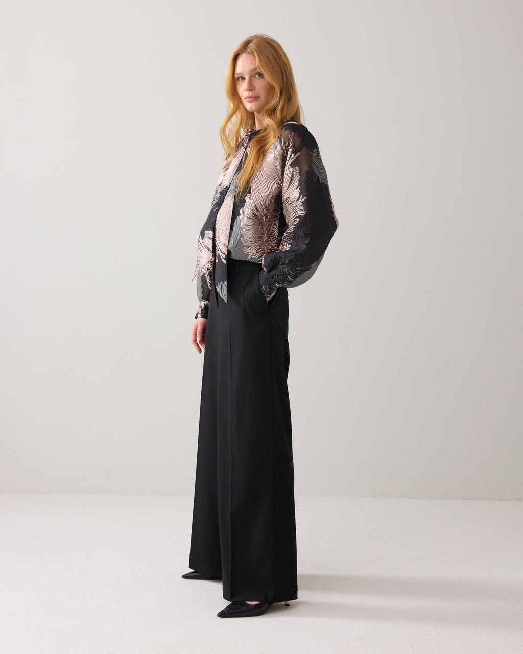 Summum Woman Straight Pinstripe Trousers in Black - 4s2906-12331