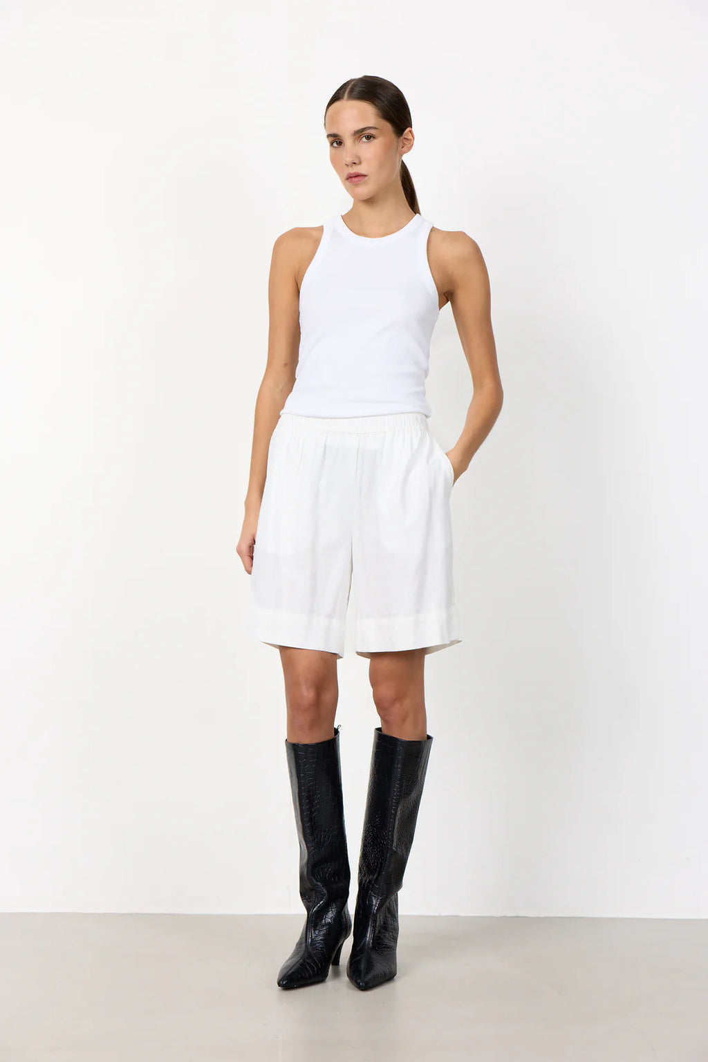 Levete Room Naja 29 Shorts in White