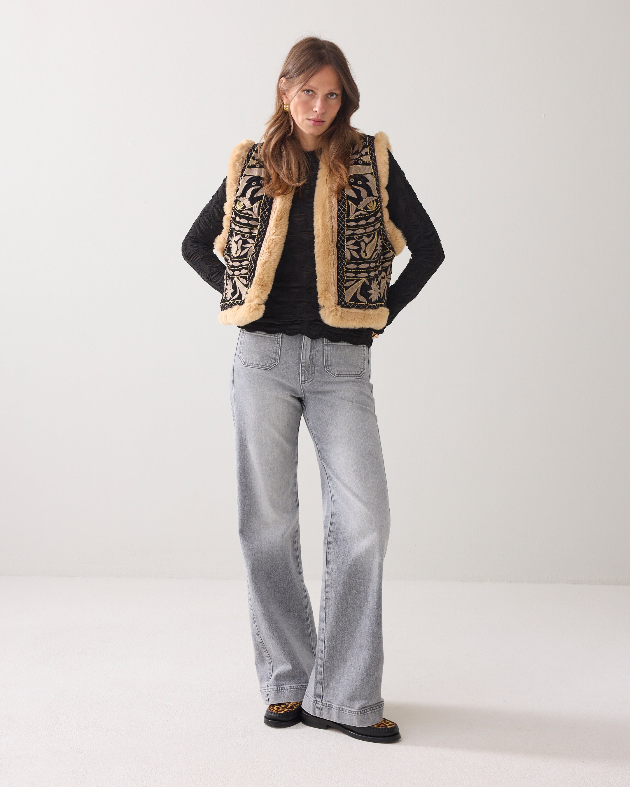 Summum Woman Gilet Embroidered Velours in Black - 9s261-12327