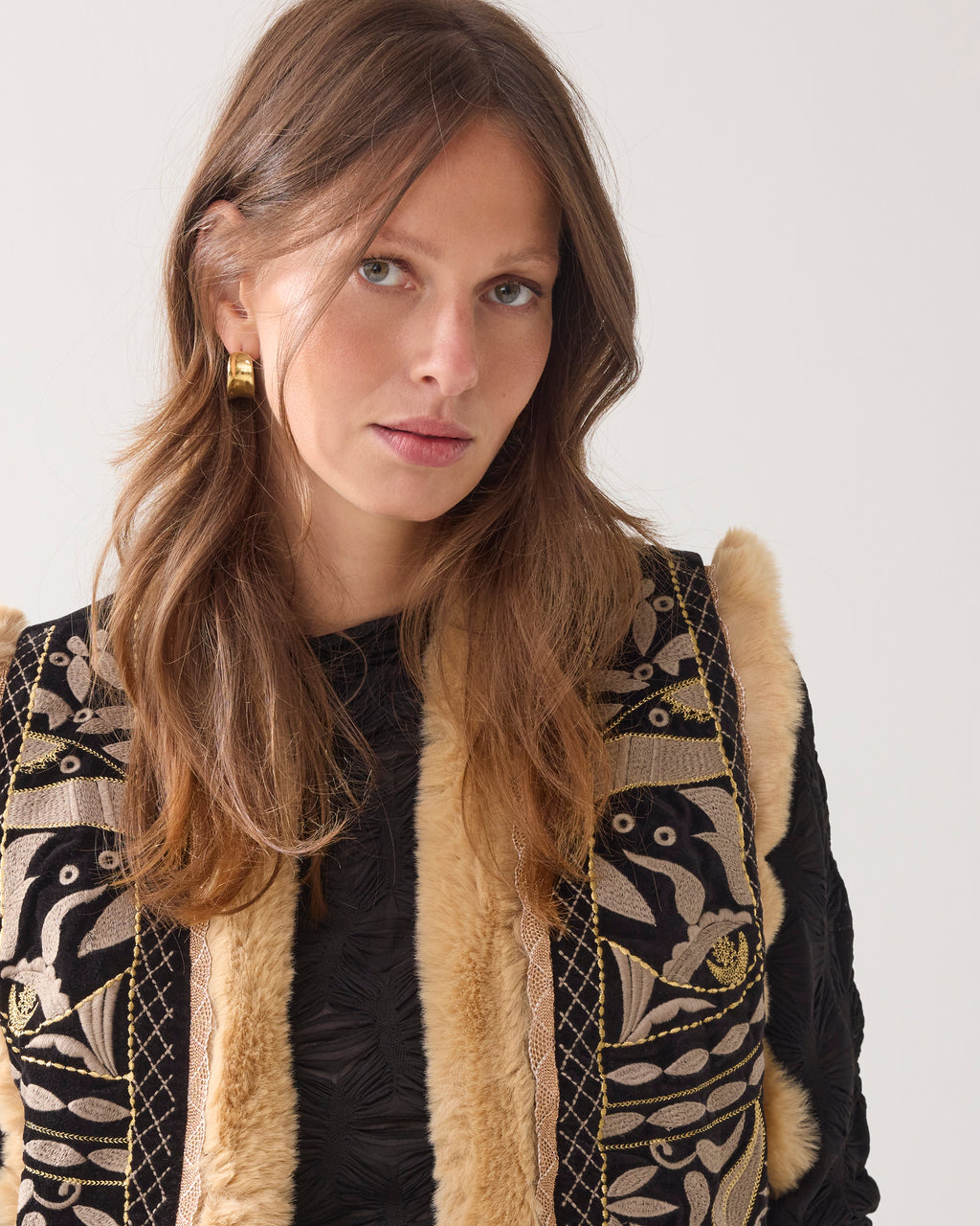 Summum Woman Gilet Embroidered Velours in Black - 9s261-12327