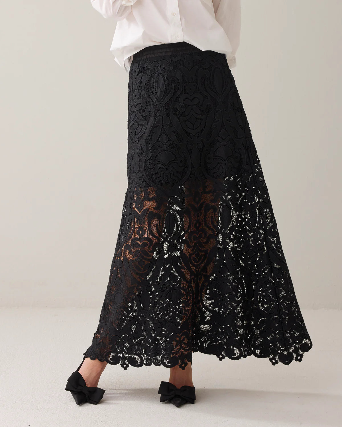 Summum Woman Lace Skirt in Black - 6s1331-12182
