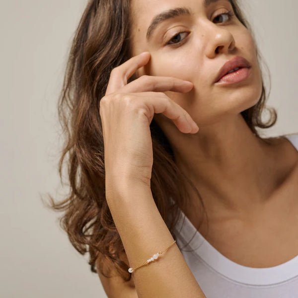 Enamel Sofia Bracelet in White Pearl - B136G