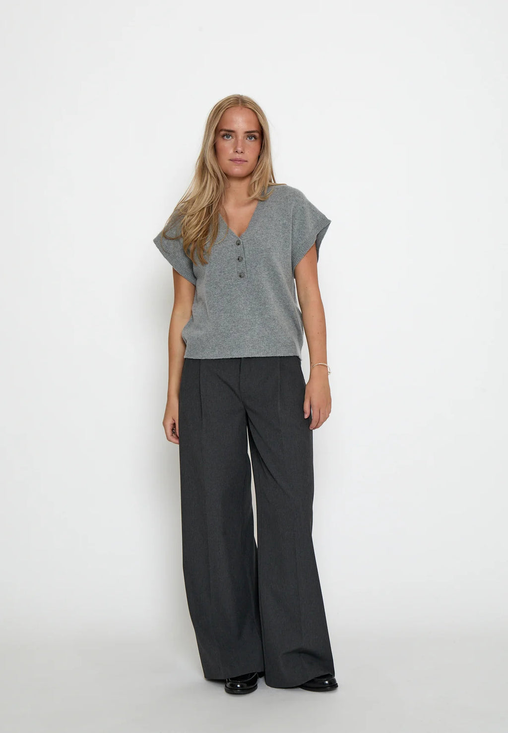 Minus Blake Knit Vest in Frost Grey Melange