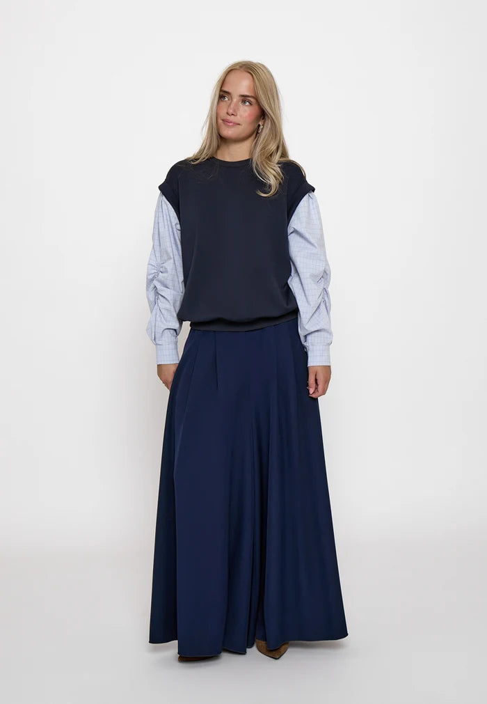 Peppercorn Sidney Sweatshirt in Sky Captain