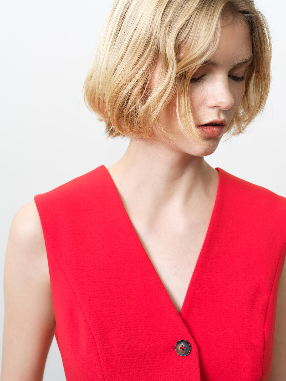 French Connection Carlie Longline Fitted Waist Coast in Watermelon Red - 7G9A5