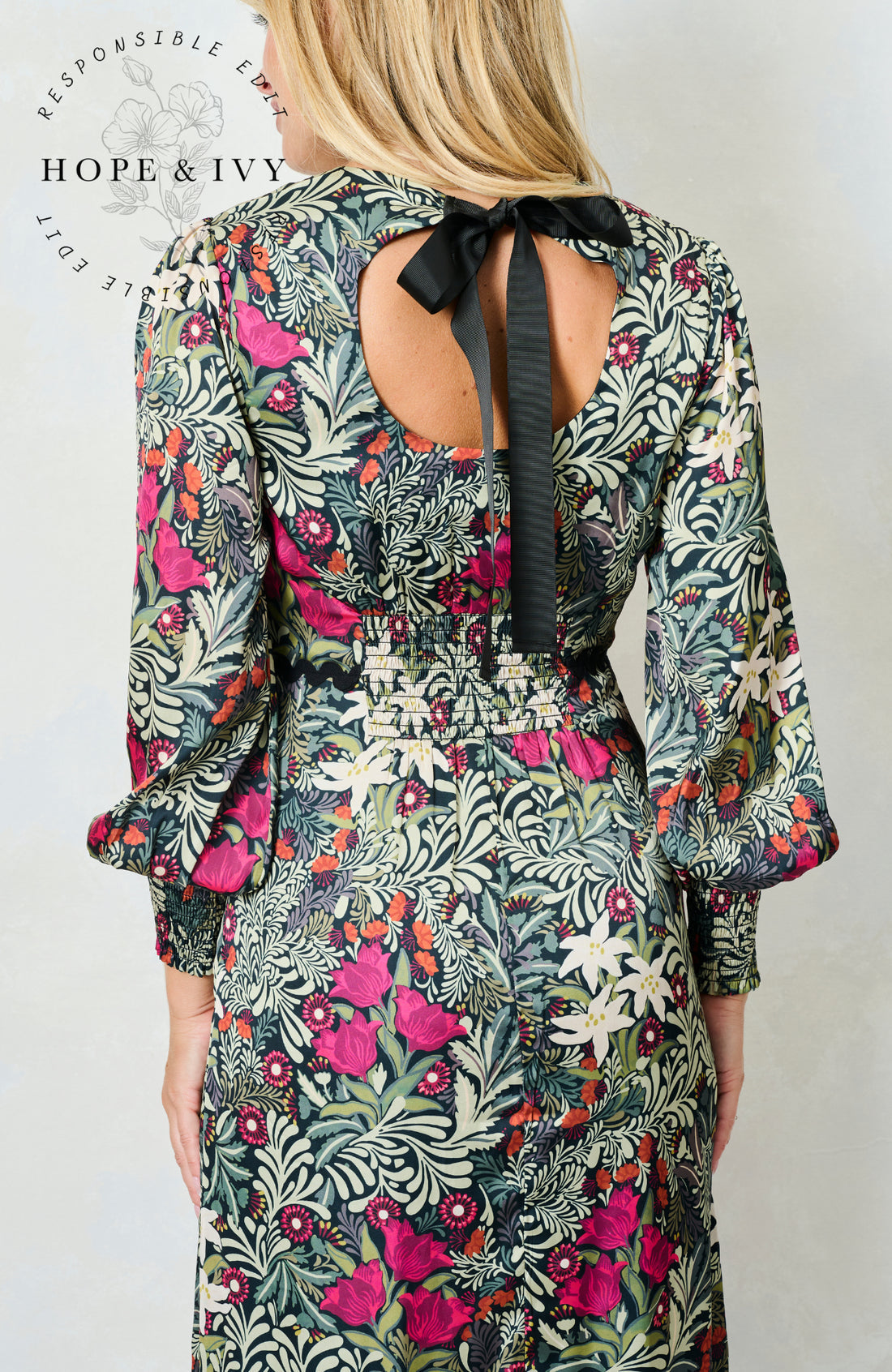 Hope & Ivy The Bramble - The William Morris Collection