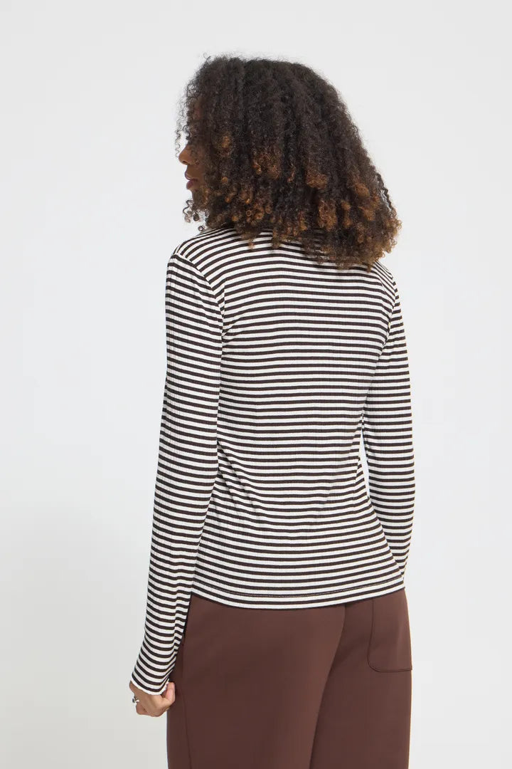 ICHI Cella Roll Neck Long Sleeved T-Shirt in Cocolate
