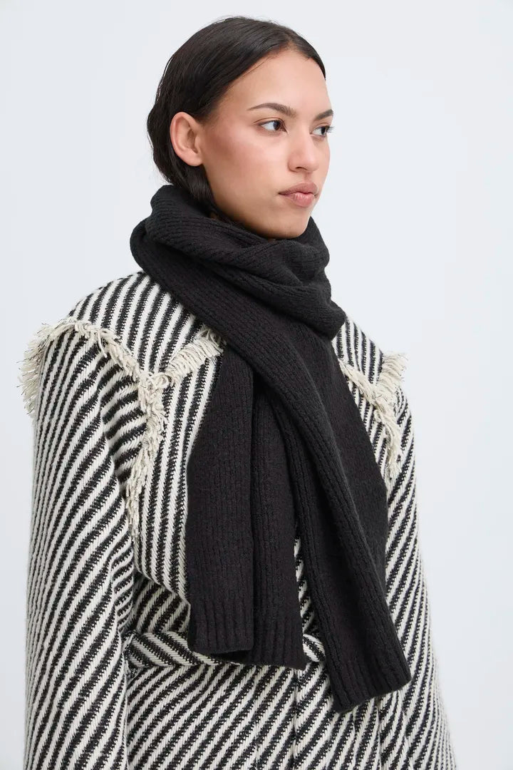 ICHI Ivo Scarf in Black - 20112670
